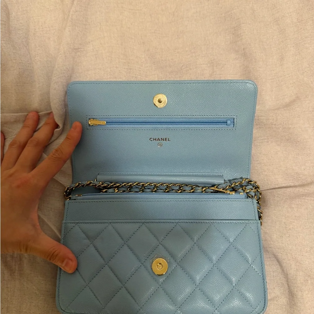 CHANEL Light Blue Quilted Shoulder Bag - Picture 5 of 6